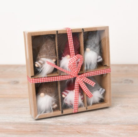 A box set of 6 cute little hangi...