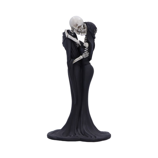 The Eternal Kiss figurine captur...