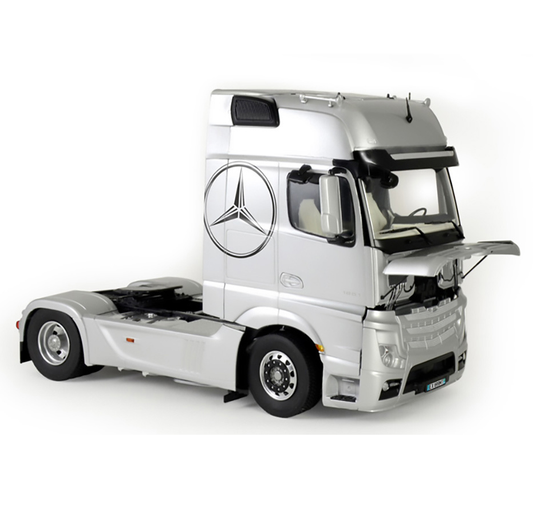 Italeri Mercedes Benz Actros MP4...