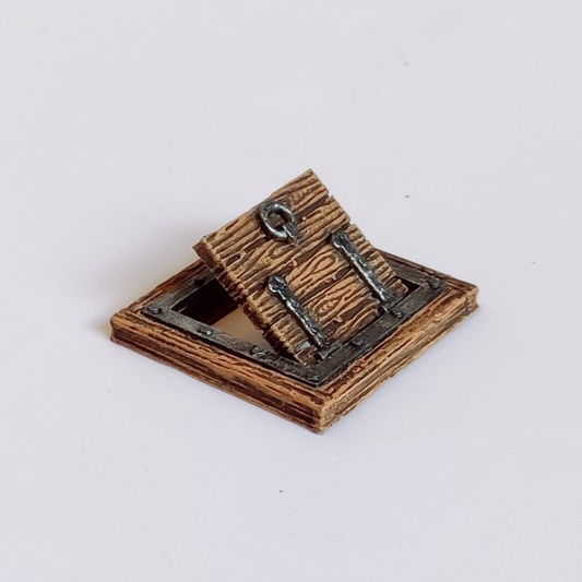 Trapdoor Wooden - Iron Gate Scenery