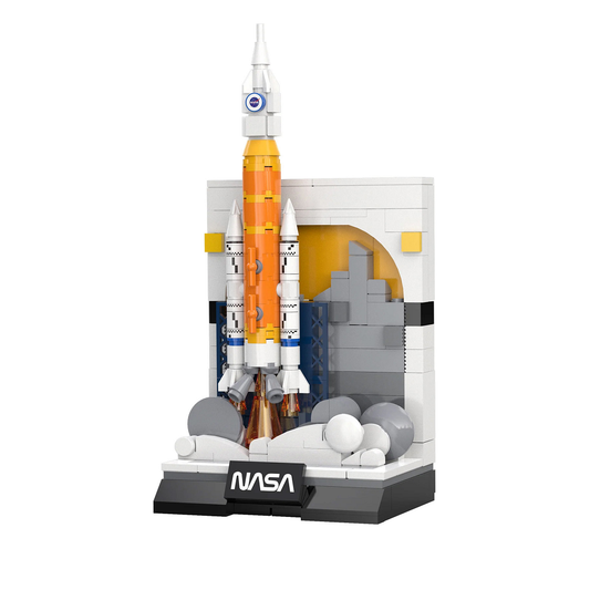 SLS Artemis Rocket - Cada Brick