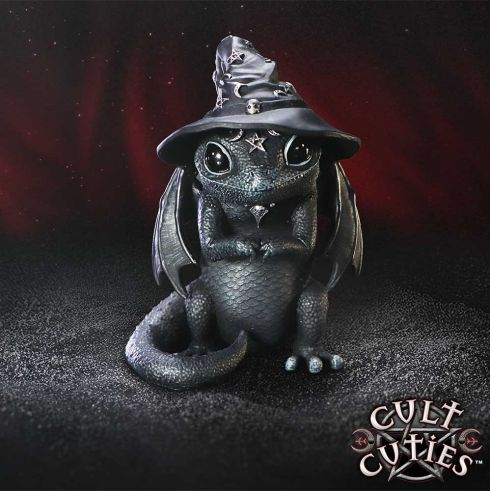 Azascale a cult cuties figurine by Nemesis Now. A cute black newt with wings, wearing a witches hat, silver details, large cute eyes and adorable little hands. This lizard is an adorable ornament to add to your collection.