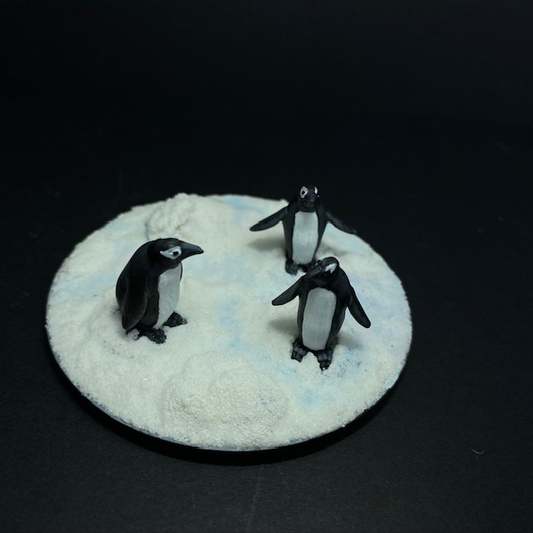 Pre Painted Penguin small Diorama -Mrs MLG