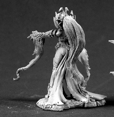 Reaper Minis 03361: Shaeress Nashanneth, Dark Elf Queen