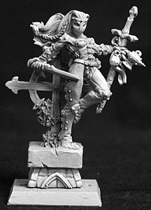 14020: Lola, Overlords Hero sculpted by Werner Klocke: www.mightylancergames.co.uk