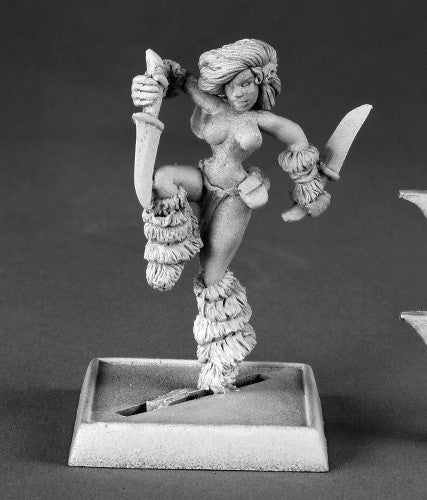 Reaper Warlord 14579 - Handmaiden of Keskura: www.mightylancergames.co.uk