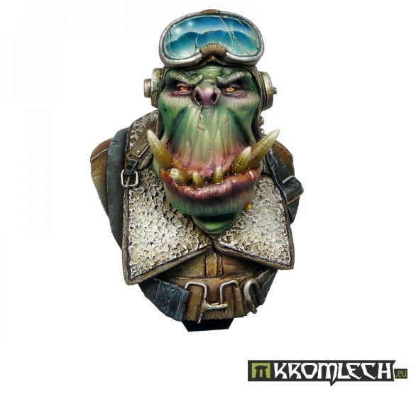 An Orc pilot bust from Kromlech for painters and collectors, full of character this 65mm high bust features an Orc in classic pilot gear for your collection. 