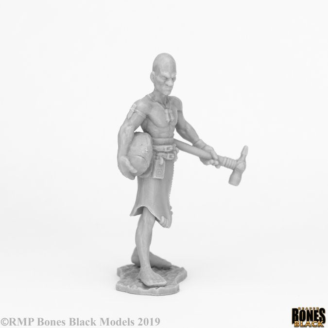 44084 - Stone Giant Carver (Bones Black) :www.mightylancergames.co.uk 