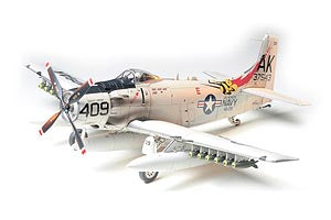 SKYRAIDER U.S.NAVY - Tamiya (1/48)