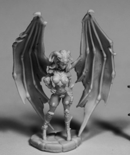 reaper 77496: Eilluvasheth, Succubus Queen: www.mightylancergames.co.uk