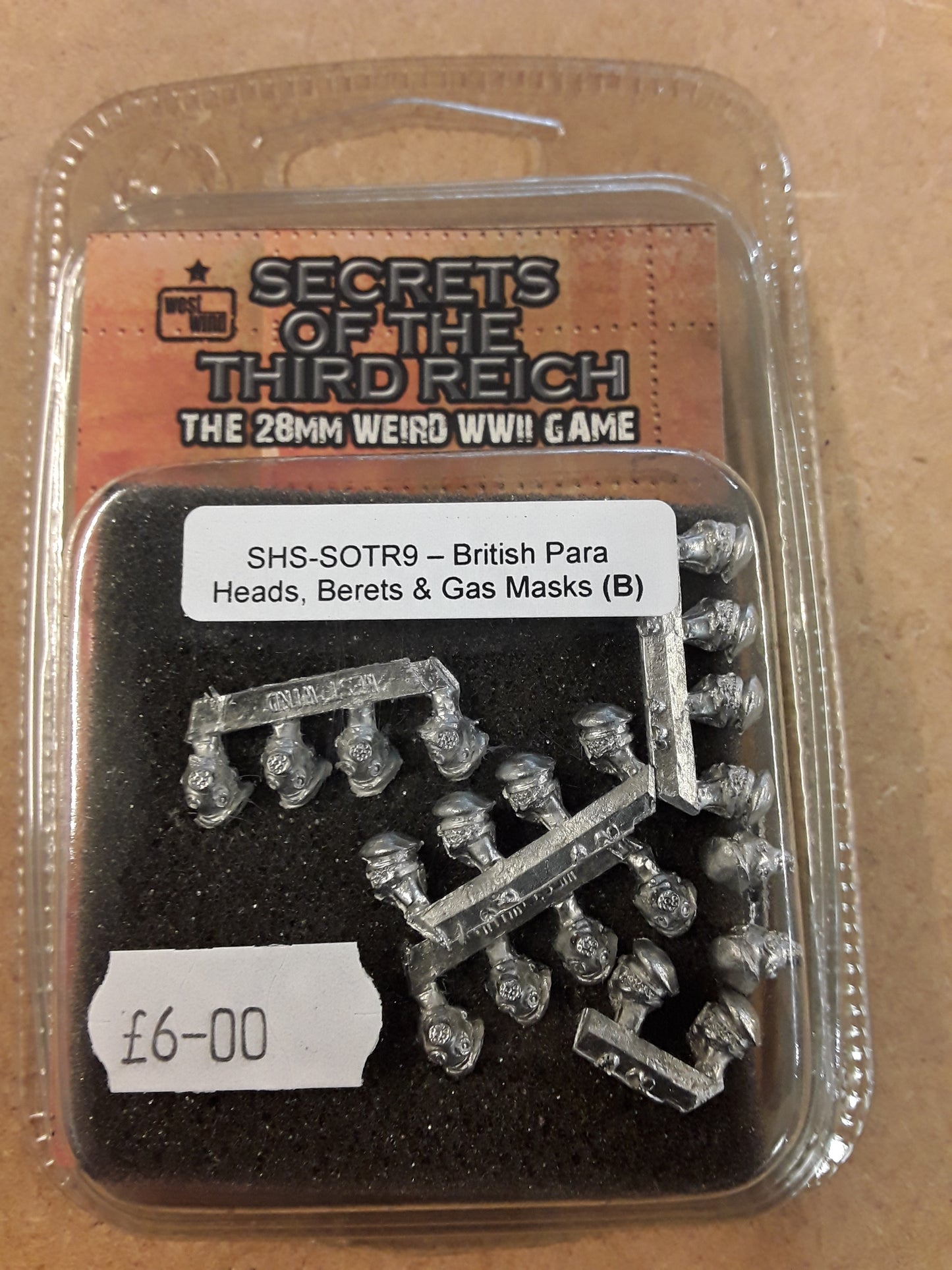 Secrets of Third Reich - British Para Heads, Berets & Gas Masks: www.mightylancergames.co.uk 